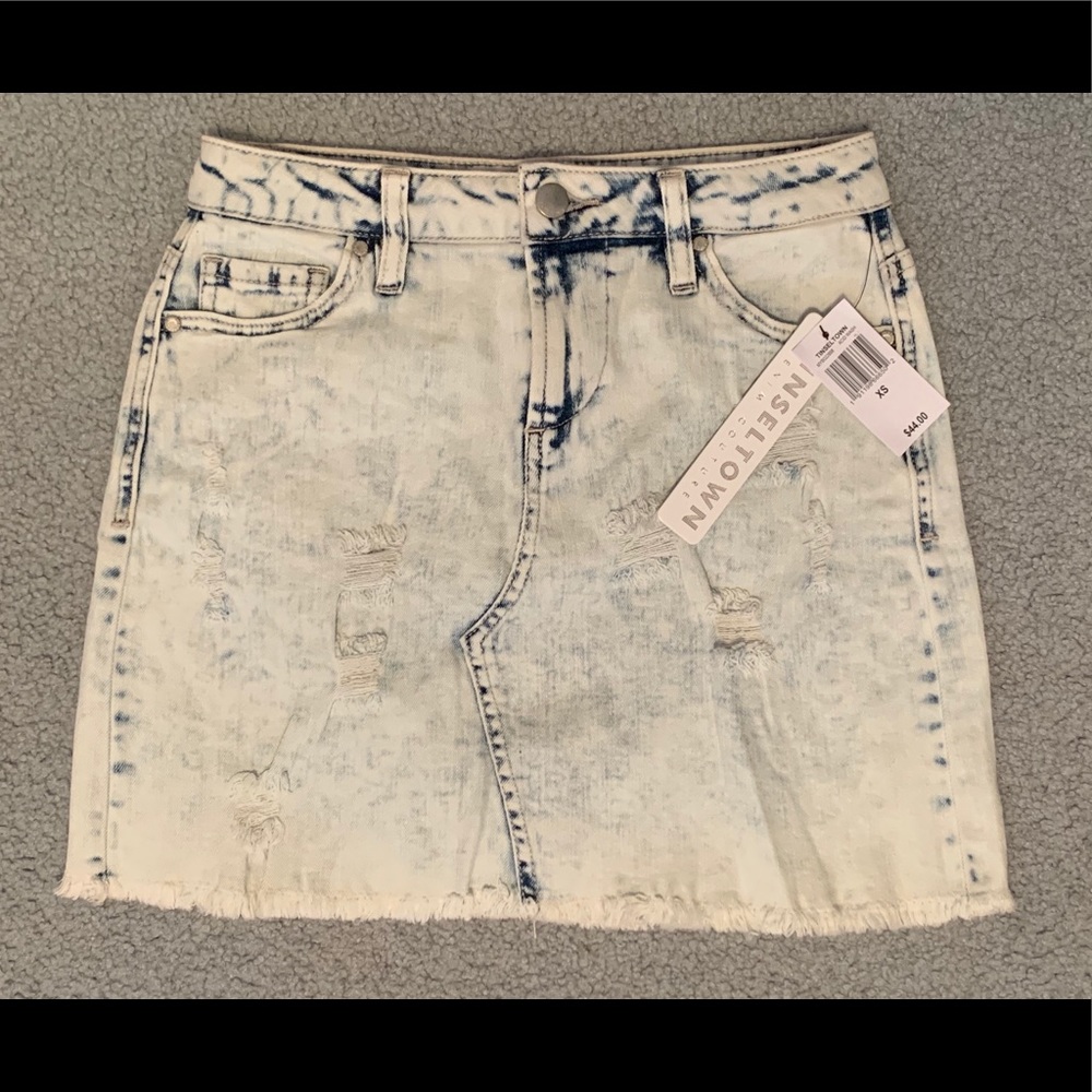 NWT acid washed skirt by Tinseltown